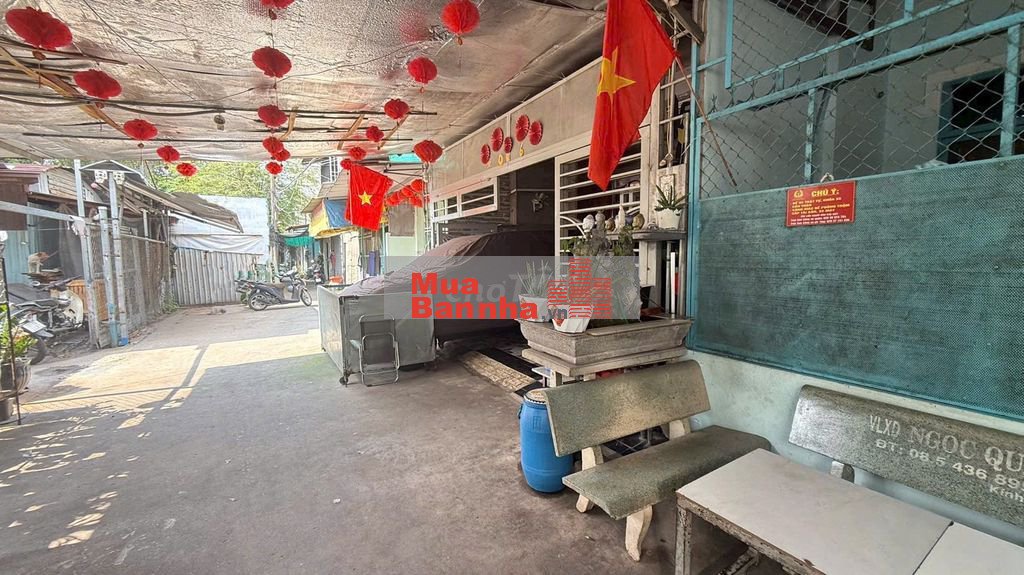 Bán nhà DT 4x18 đúc 2 tầng đường Nguyễn Văn Quá giá 2ty920 TL