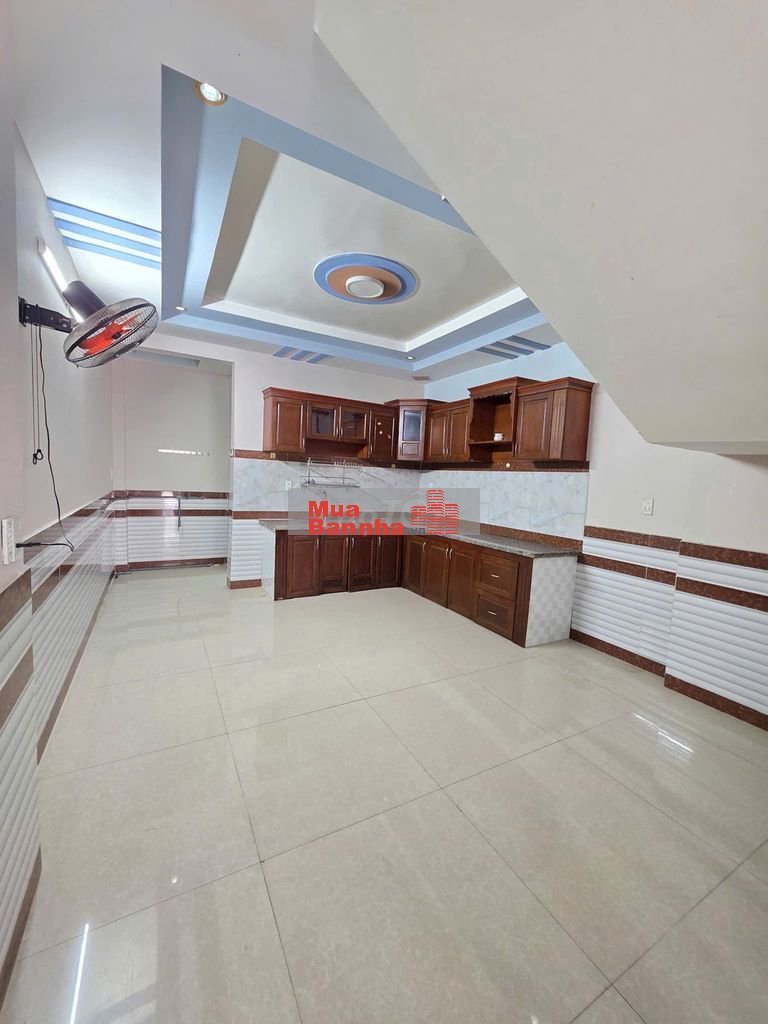 Nhà Trệt Lầu gần đường Ống Nước, chợ Đông Hòa, Làng Đại học Quốc Gia