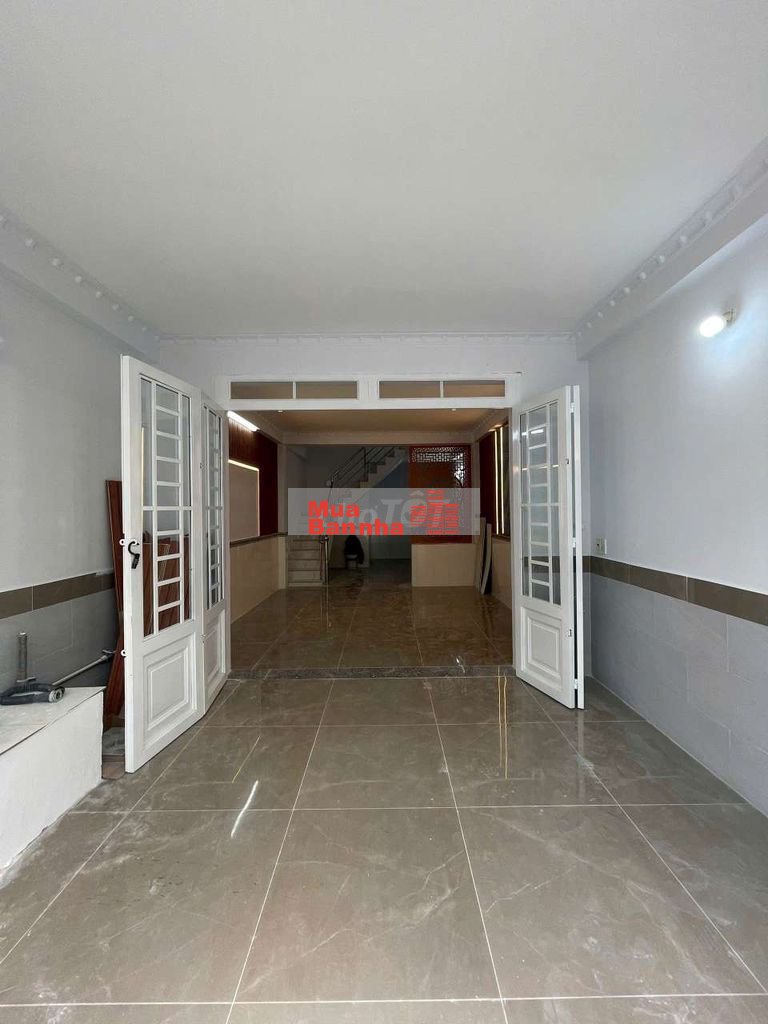 bán nhà Hóc Môn 465tr có 3 phòng ngủ và sân đậu oto