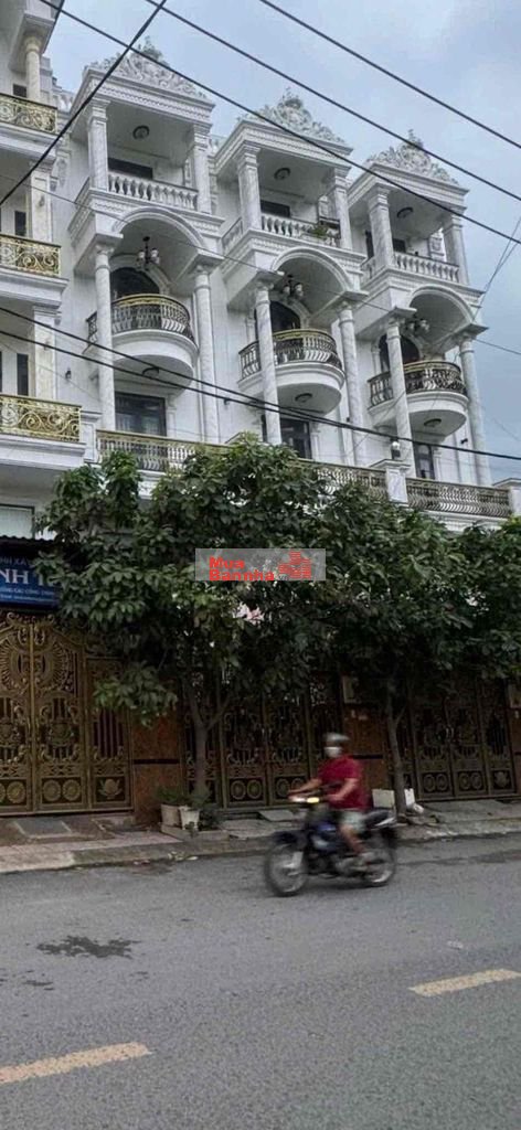 bán nhà mặt tiền Thạnh Lộc, có sân