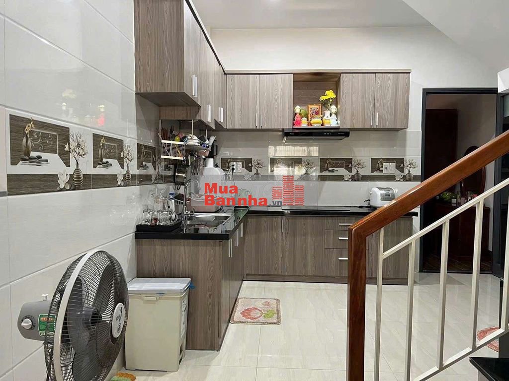 chủ cần bán gấp nhà 2tầng đường lưu trọng lư, hải châu