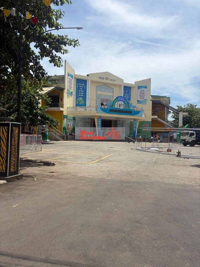 Bán nhà gần chợ túy loan, 150m2 đất ở đường oto thông, hướng nam