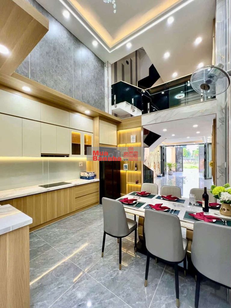Nhà phố View Công viên 150ha, 4x17m 1lững 3 lầu đường 7m