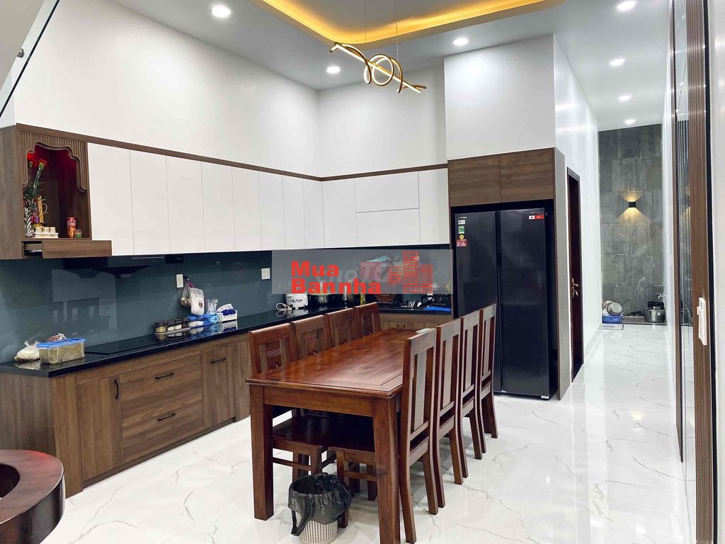 NHÀ PHỐ 3 TẦNG FULL NỘI THẤT MẶT TIỀN KINH DOANH !