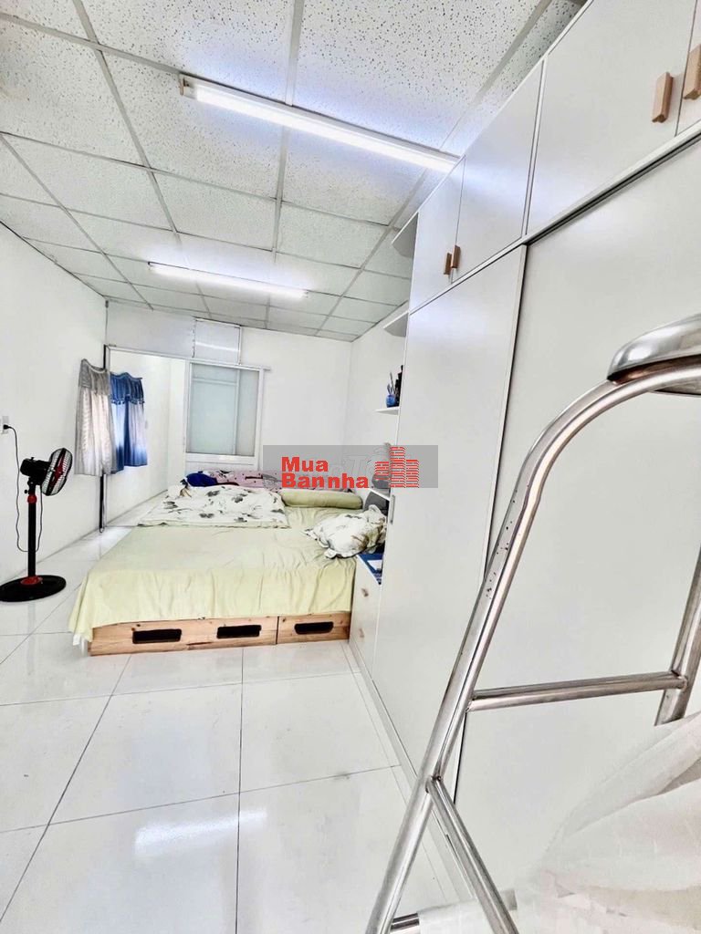 SHR - CHỈ 2,6 TỶ TL CÓ NHÀ 2 TẦNG 30m2 HOÀN CÔNG ĐỦ GIÁP BÌNH THẠNH