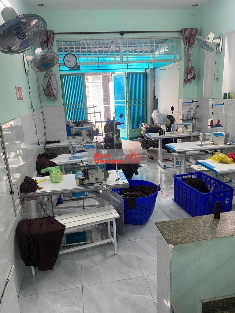 Lk 5-6 Bán Nhà 3 tấm rưỡi đường 2 xe tải sát chợ, trường học