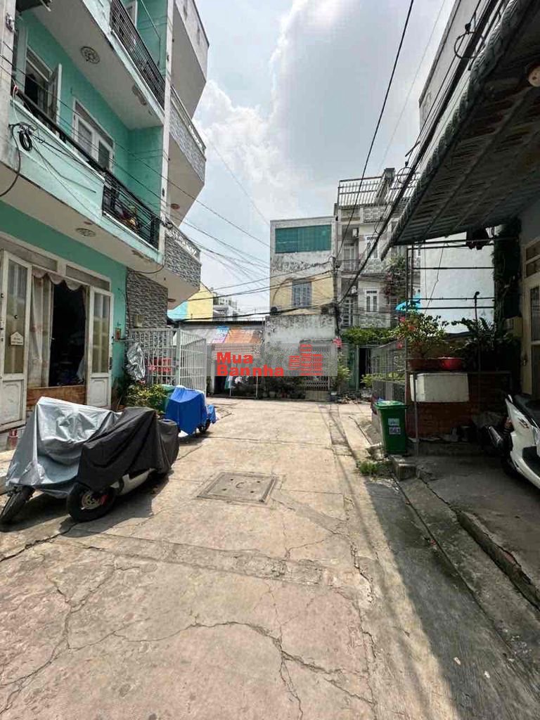 Chỉ 1,75 tỷ có nhà có sổ dt 3x6m tại Chiến lược Bình Tân .