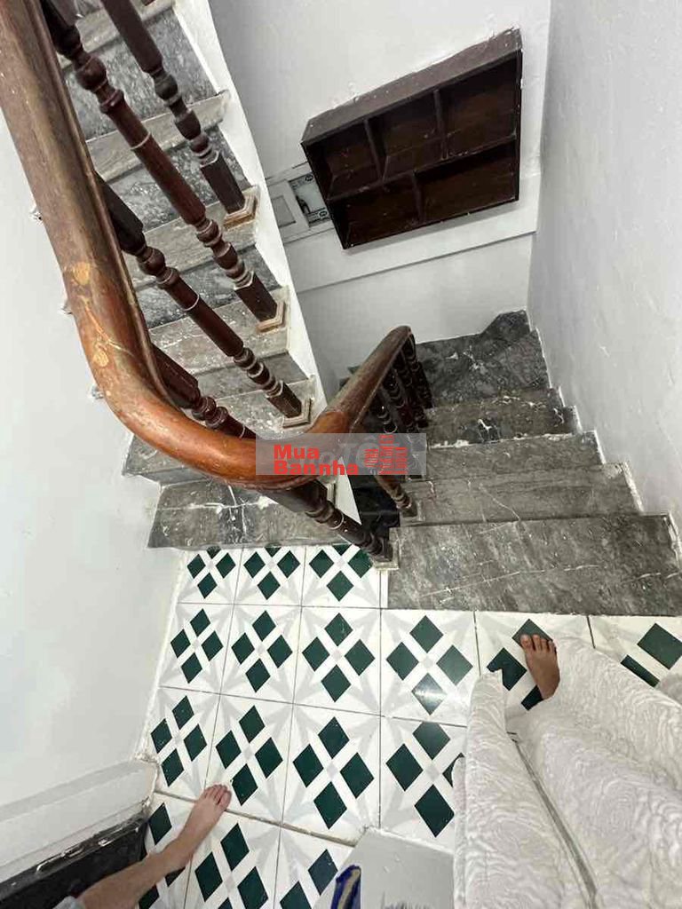 Hơn 2,5 tỷ có nhà Ngõ chợ Khâm Thiên-Ngõ 3 gác-Sân-Sổ chung 18m*4T;3N