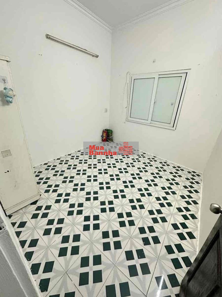 Hơn 2,5 tỷ có nhà Ngõ chợ Khâm Thiên-Ngõ 3 gác-Sân-Sổ chung 18m*4T;3N