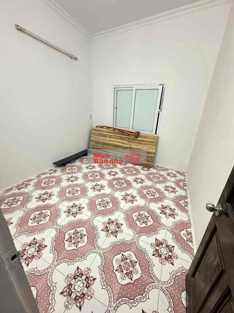 Hơn 2,5 tỷ có nhà Ngõ chợ Khâm Thiên-Ngõ 3 gác-Sân-Sổ chung 18m*4T;3N