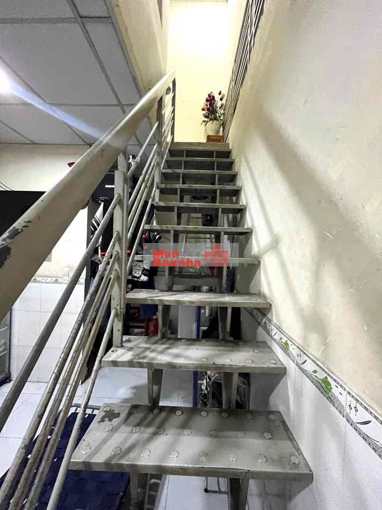 BÁN NHÀ MẶT TIỀN NGUYỄN ẢNH THỦ, DT 5,2m × 14,3m . 2 phòng ngủ,2 wc
