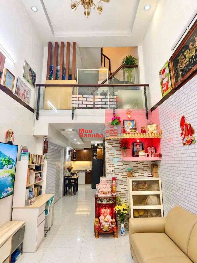 Nhà 3 tầng LẠC LONG QUÂN P9. DT 3,1x10,5. 3pn 2wc. Nhà mới , chính chủ