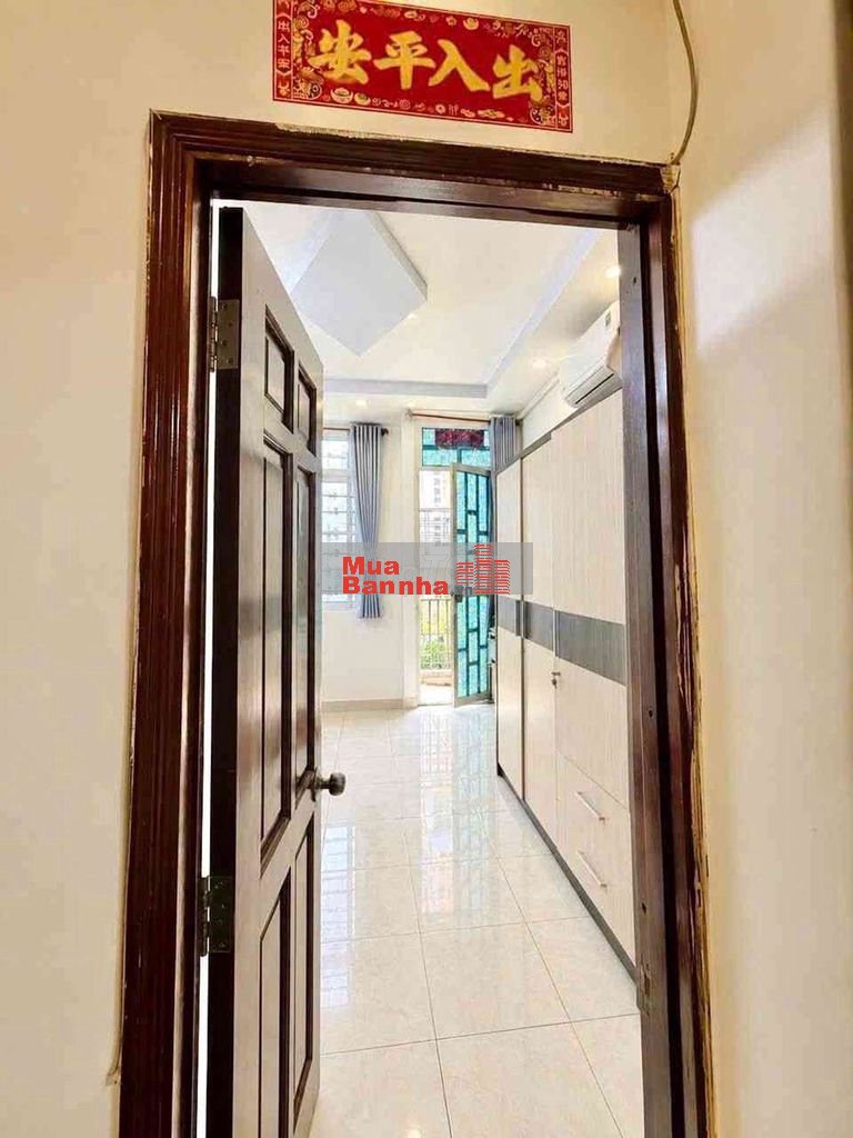 Nhà 3 tầng LẠC LONG QUÂN P9. DT 3,1x10,5. 3pn 2wc. Nhà mới , chính chủ