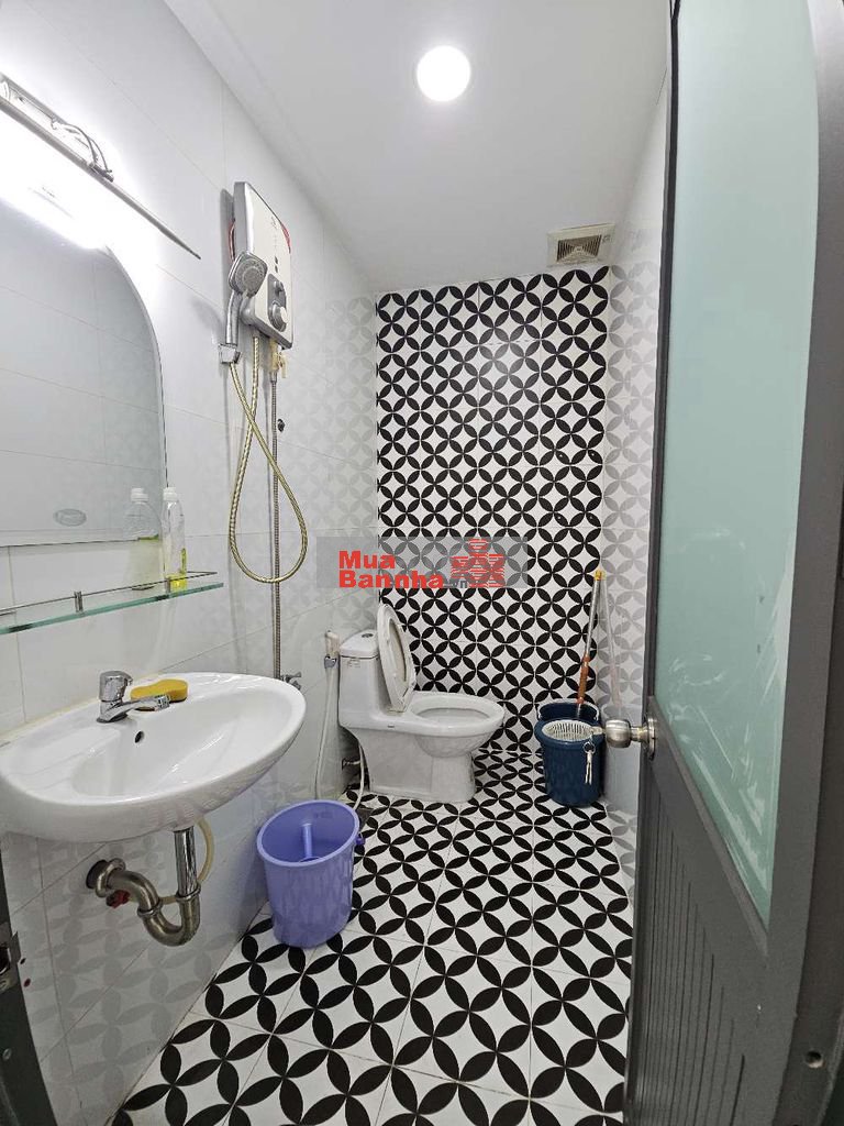 Nhà đẹp diện tích khủng giá tốt hẻm 4-5m thông thoáng