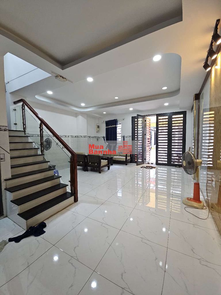 Nhà đẹp diện tích khủng giá tốt hẻm 4-5m thông thoáng