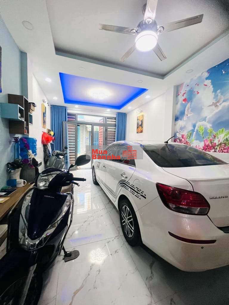 Bán nhà đường 64 KDC Bình Phú Q6 đối diện công viên