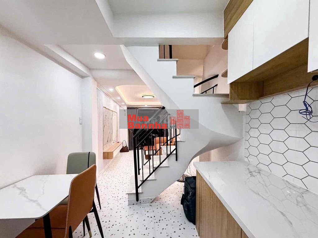 BÁN NHÀ ĐẸP LUNG LINH, HẺM TRC NHÀ 4m, 3 TẦNG ĐÚC THẬT, CÓ SÂN THƯỢNG