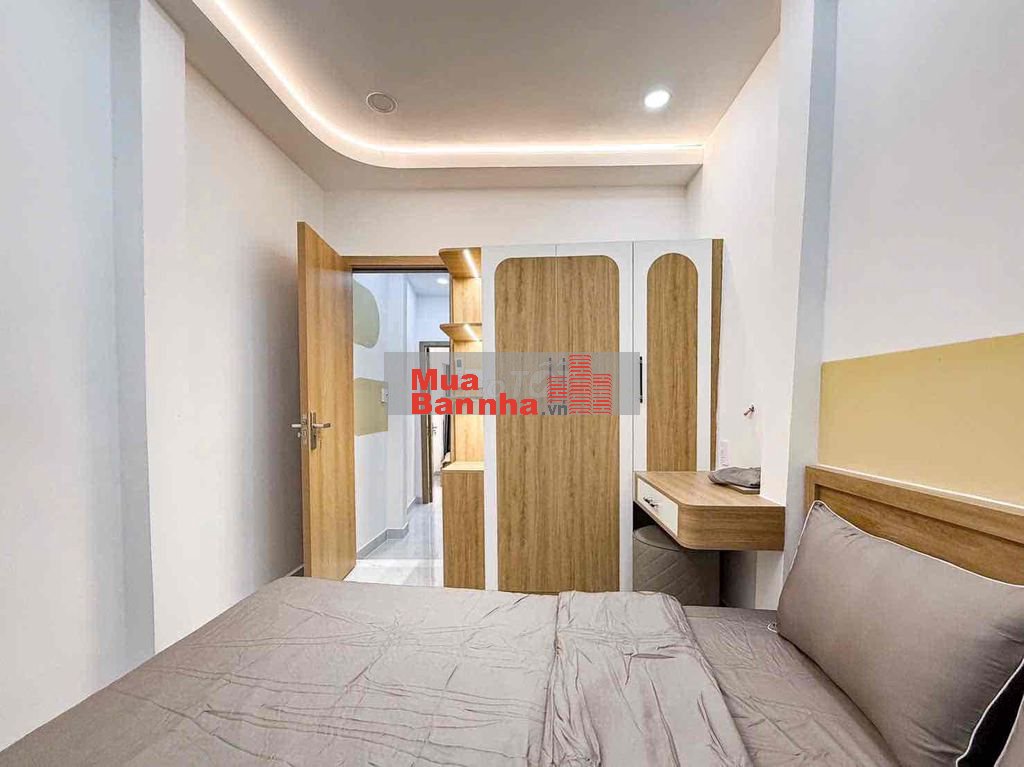 BÁN NHÀ ĐẸP LUNG LINH, HẺM TRC NHÀ 4m, 3 TẦNG ĐÚC THẬT, CÓ SÂN THƯỢNG
