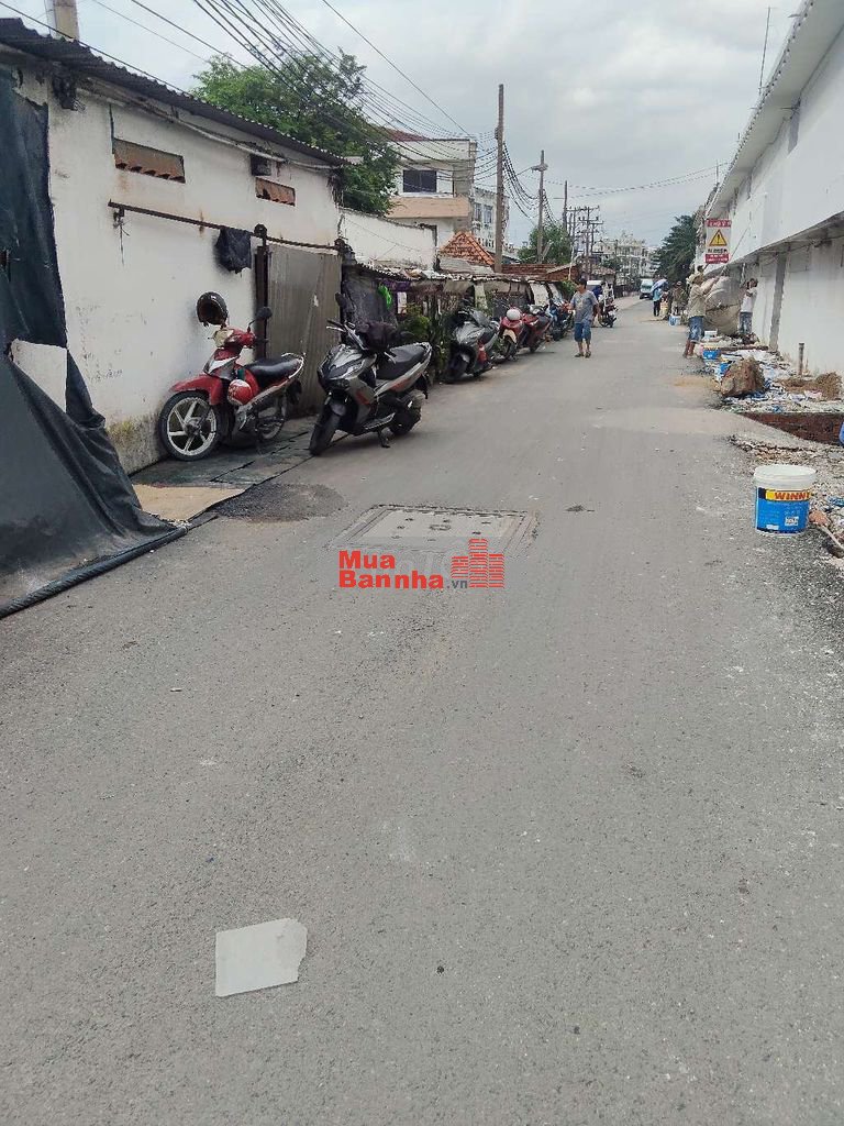 Cần bán gấp kiot mt 5m × 12m, đường xe hơi, kdbb ok