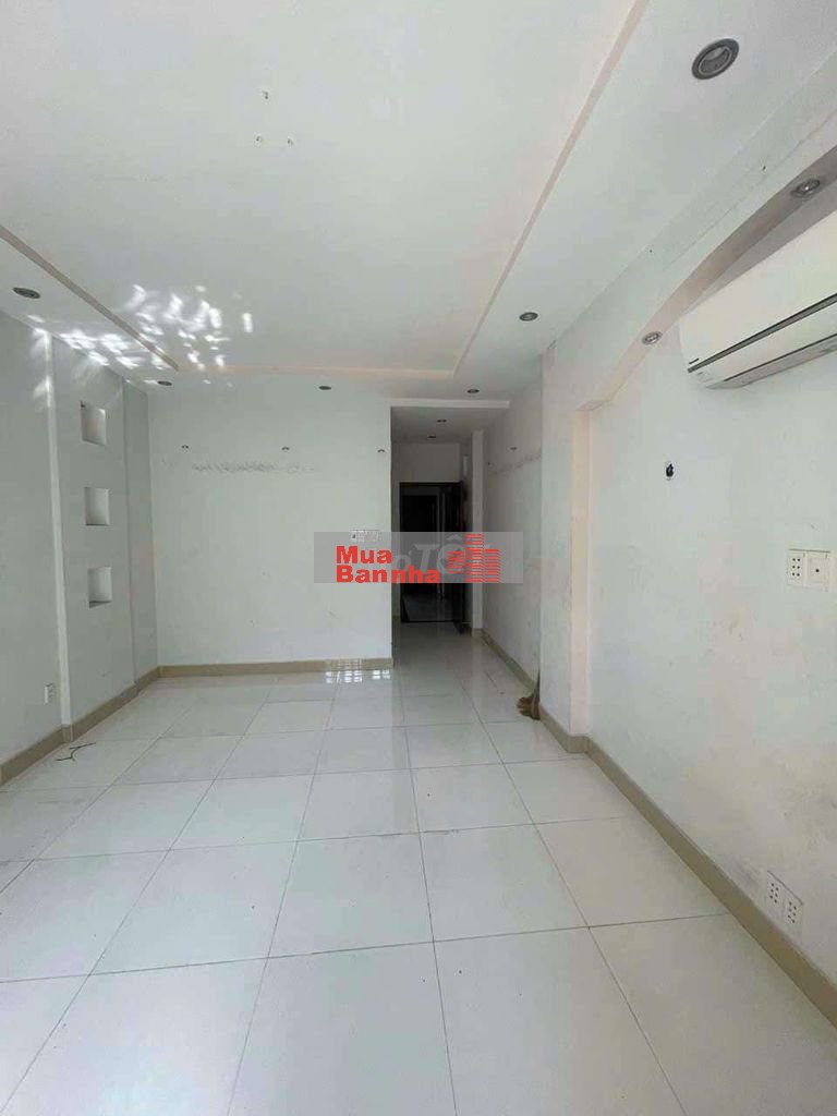Bán nhà đường 72 KDC Bình Phú 4x17 3 lầu full nội thất