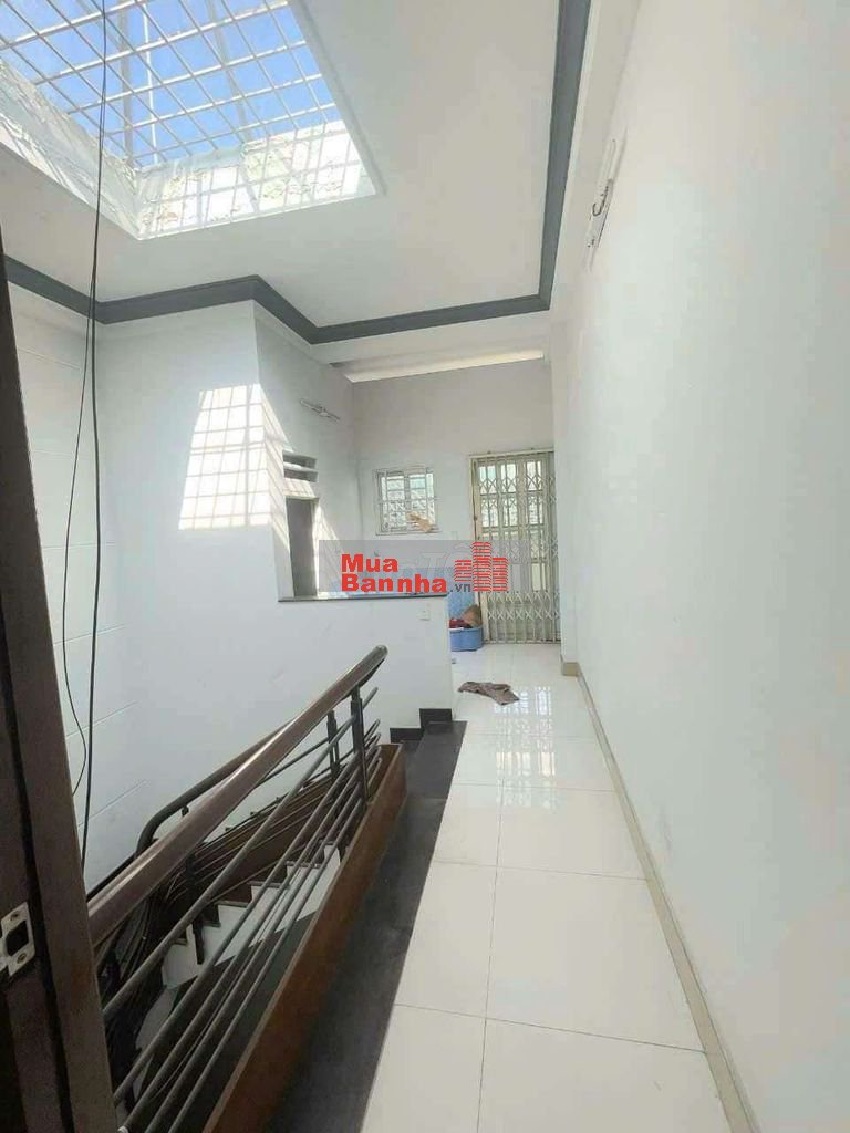 Bán nhà đường 72 KDC Bình Phú 4x17 3 lầu full nội thất