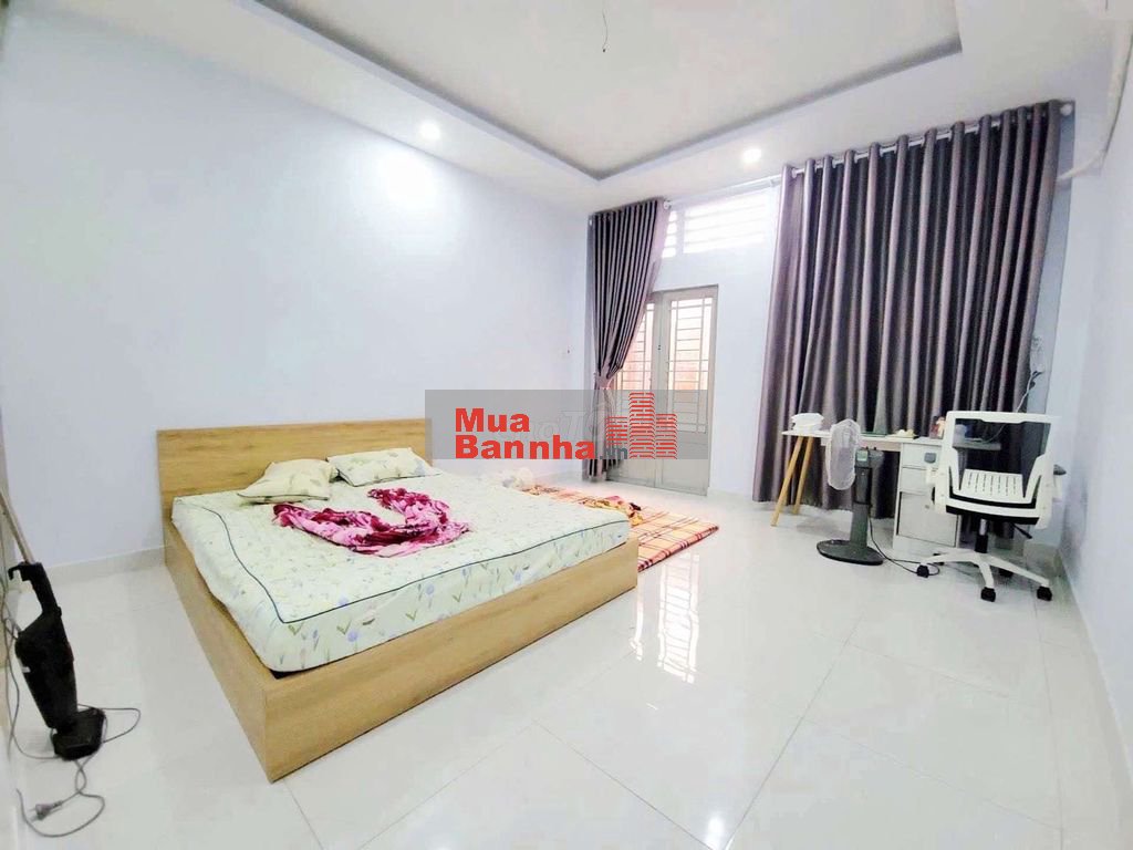 4.2m x 13 m, gần hẻm xe hơi khu Bàu Cát, chỉ 4.55 tỷ
