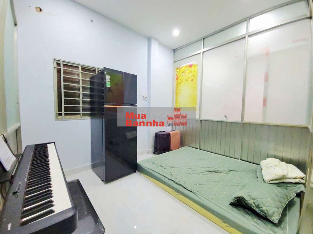 4.2m x 13 m, gần hẻm xe hơi khu Bàu Cát, chỉ 4.55 tỷ