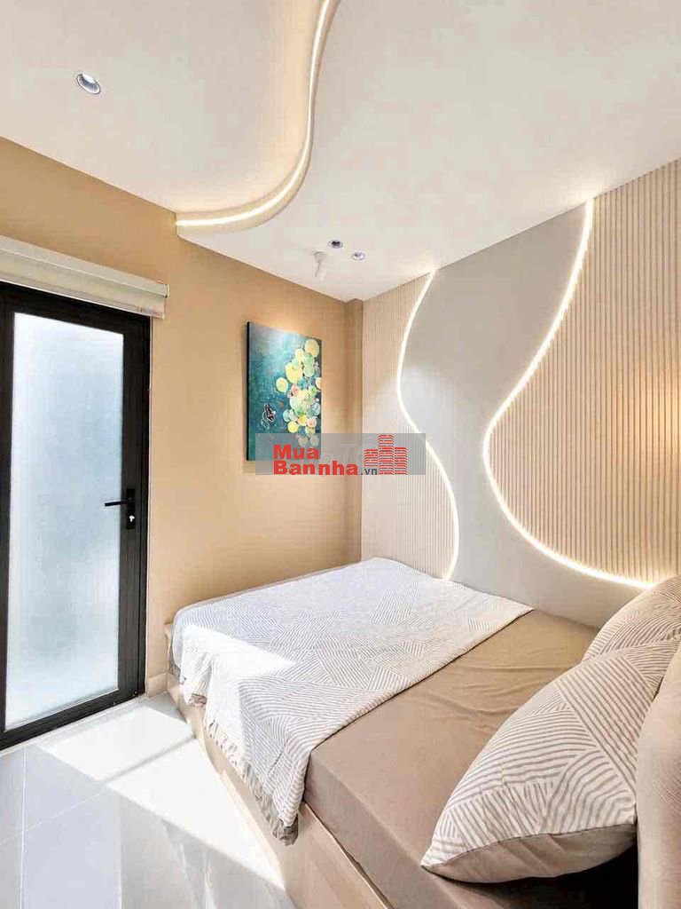 bán nhà Phan Xích Long, Nhiêu Tứ, Xe hơi đỗ cửa, 3PN, Giá: 5 tỷ 95