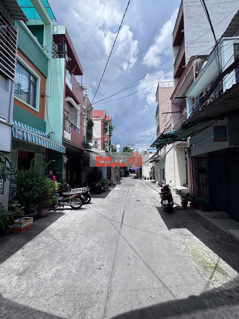 Cần Bán nhà 2 lầu  chính chủ gần Đầm sen 5 dài 10
