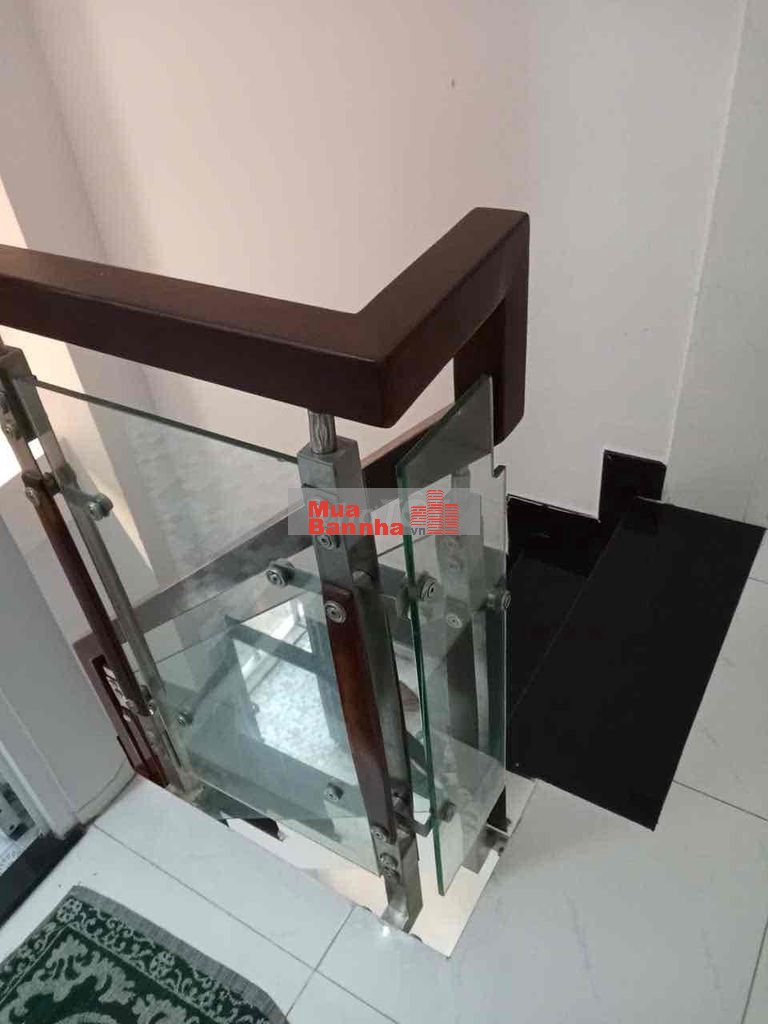 Nhà căn góc , hẻm xe tài Le Van Quoi