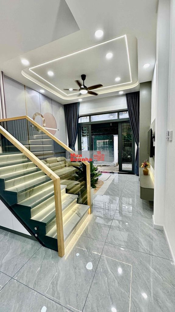 Chính chủ cần bán nhà gần chợ Xuân Thới Thượng, 2 tầng, 3 pn Sổ hồng