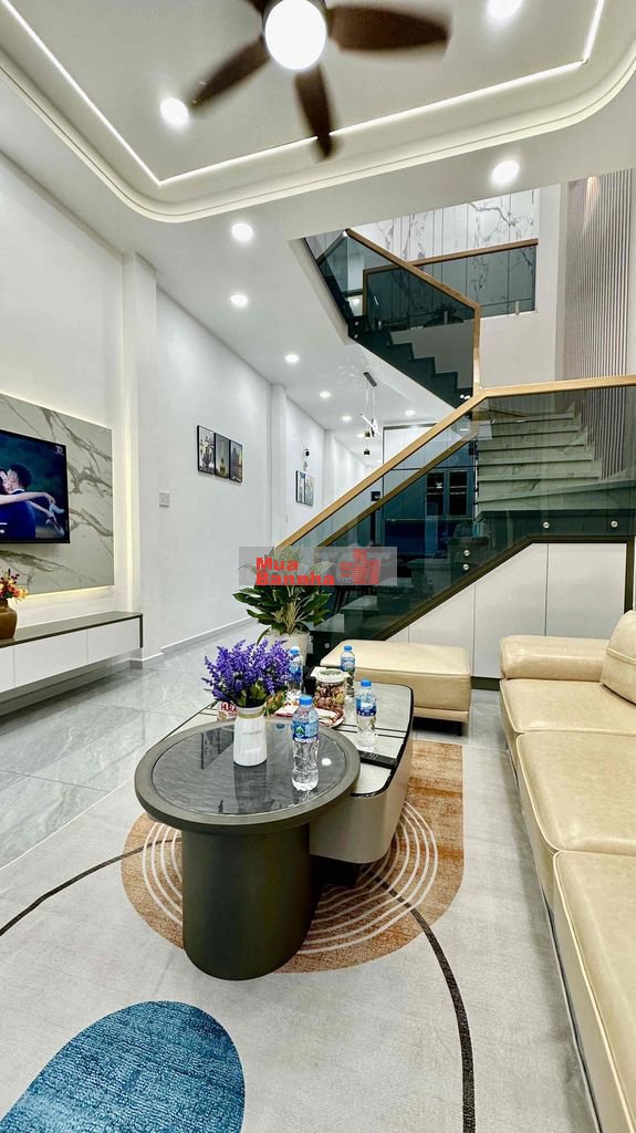 Chính chủ cần bán nhà gần chợ Xuân Thới Thượng, 2 tầng, 3 pn Sổ hồng