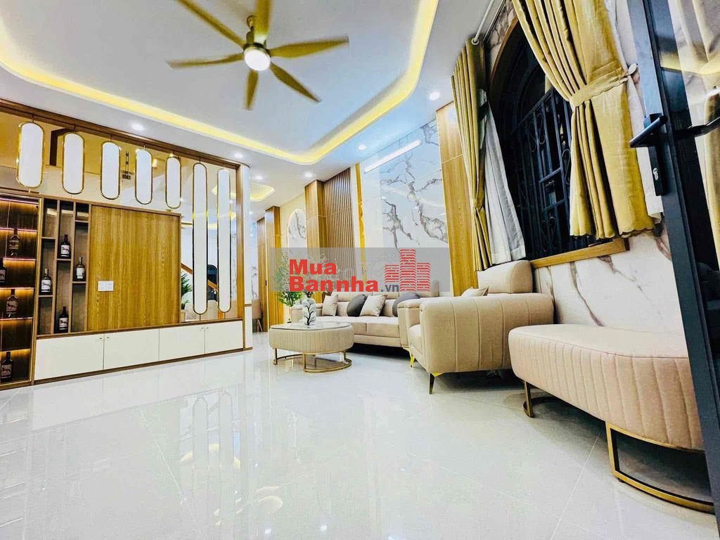 SIÊU PHẨM GÓC 2 MT-SÁT BÊN EMART PHAN HUY ÍCH.