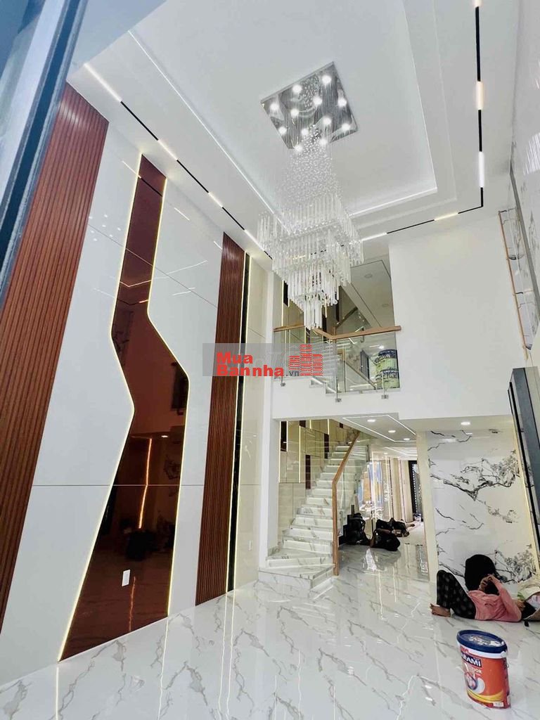 Chủ giảm sâu 1 tỷ siêu phẩm 5 Tầng, Thạnh Lộc 14 sát đường Vườn Lài,