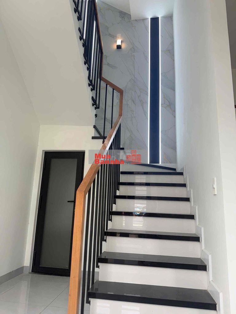 bán nhà mới tinh 3 tầng, Long Trường, Quận 9,cách Nguyễn Duy Trinh 30m