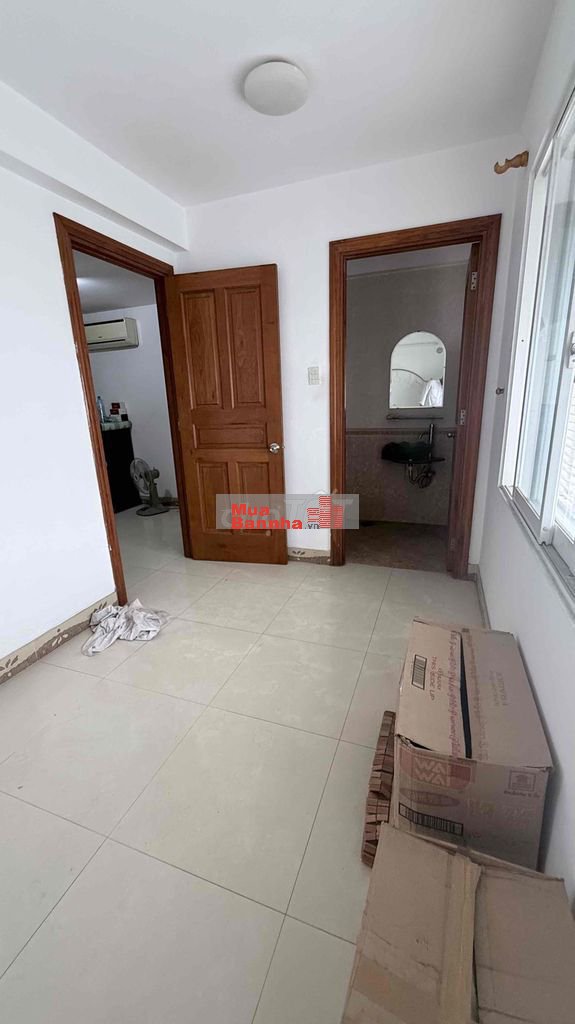 Nhà Ngợp Cần Bán Gấp