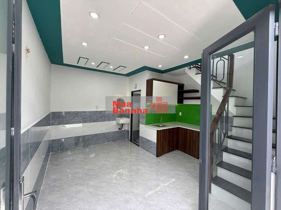 bán lỗ nhà Hóc Môn 350 triệu, có shr, giáp quốc lộ 22