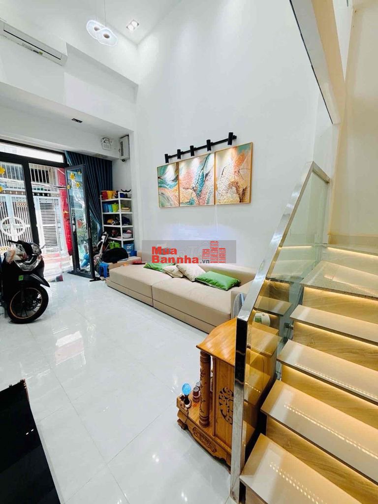 Rộng là được 4m4 x 12m Mà Mặt Tiền Nguyễn Ngọc Lộc Trung Tâm Q10