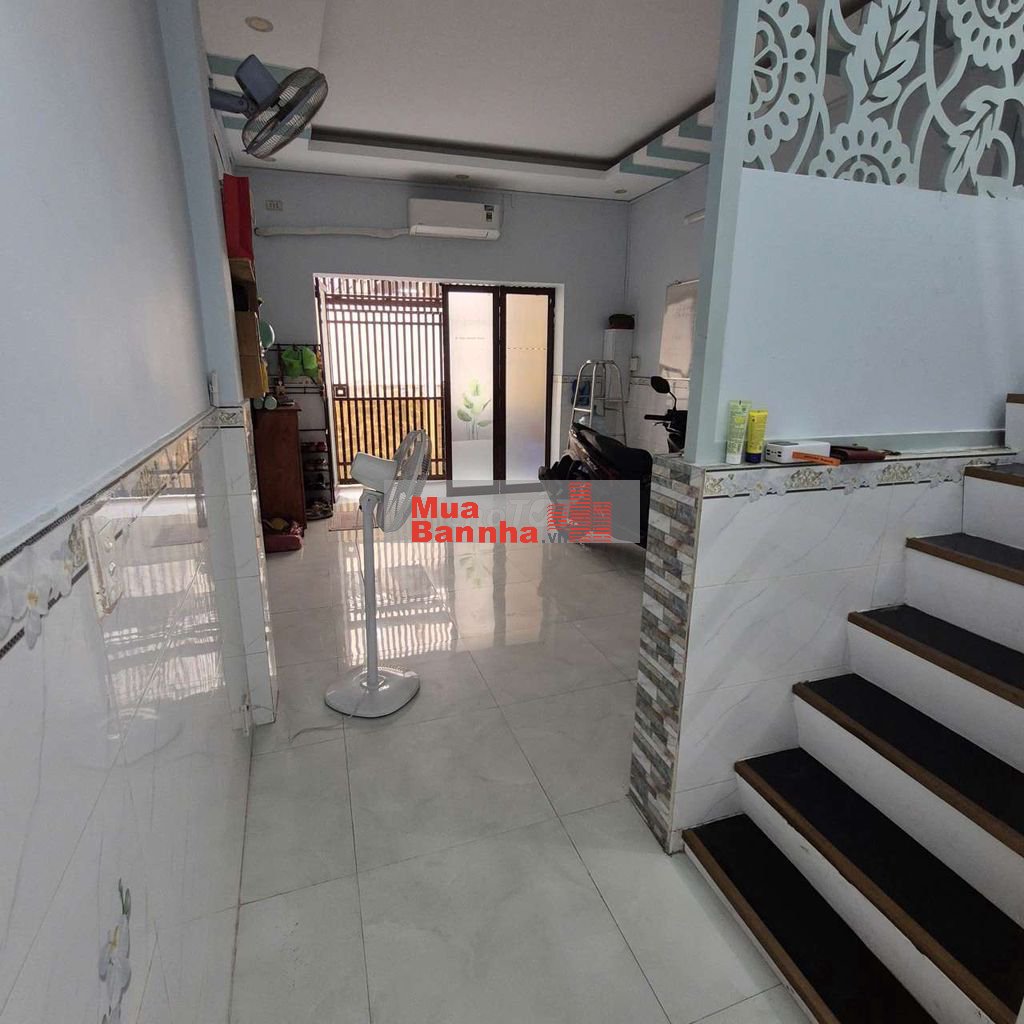 nhà đẹp hẻm rộng cách mặt tiền phạm thế hiển 20m P4,Q8