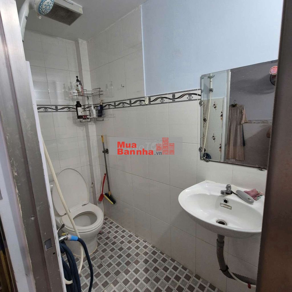 nhà đẹp hẻm rộng cách mặt tiền phạm thế hiển 20m P4,Q8