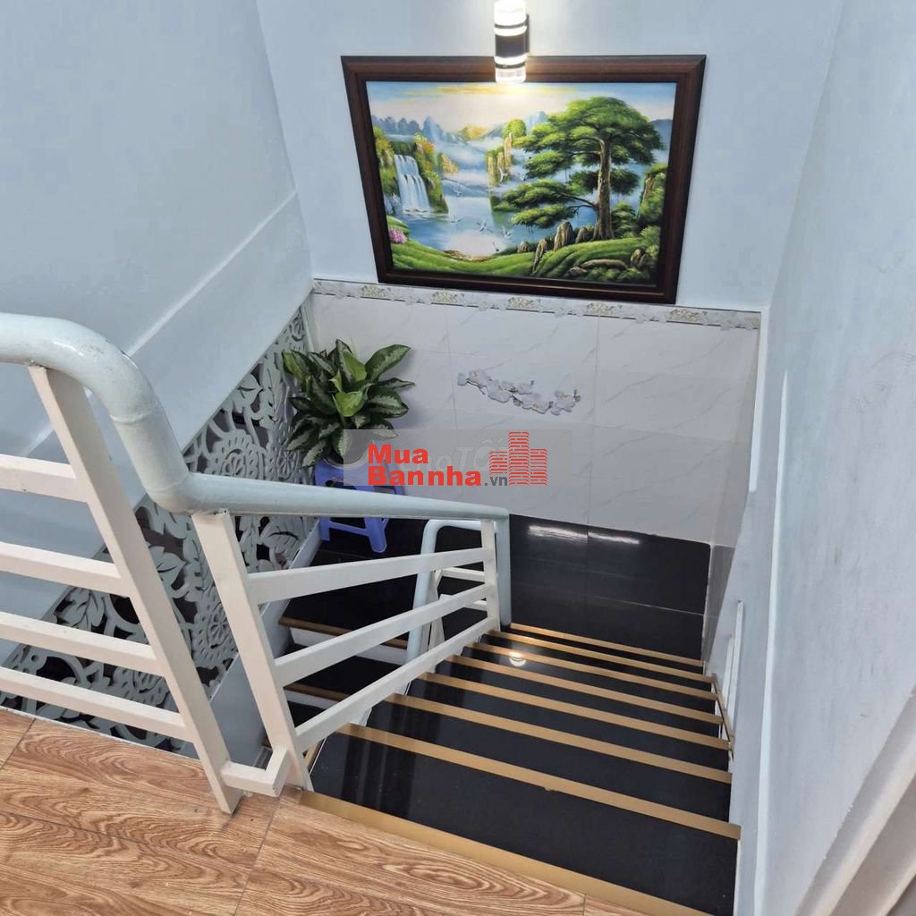 nhà đẹp hẻm rộng cách mặt tiền phạm thế hiển 20m P4,Q8