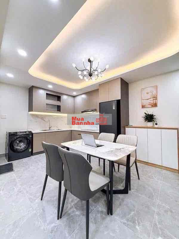 MTKD ngay Âu Cơ, chưa 125tr/m2, còn thương lượng