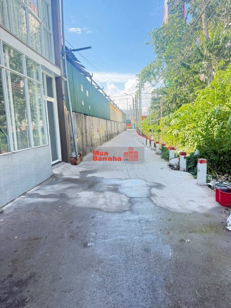 Bán căn nhà ngay cổng chào Binh dương 124m(9x13) nhiều tiện ích