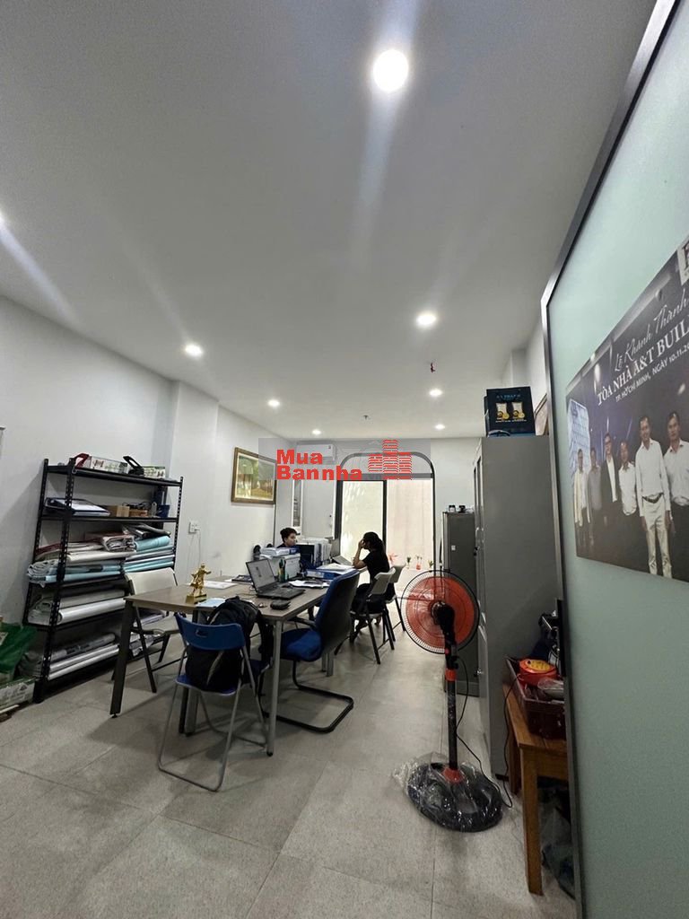 Mặt Tiền 10m KDC Lê Bôi Xe Tải Đậu - 5 Tầng - 35Tr/Tháng - 9.xx Tỷ