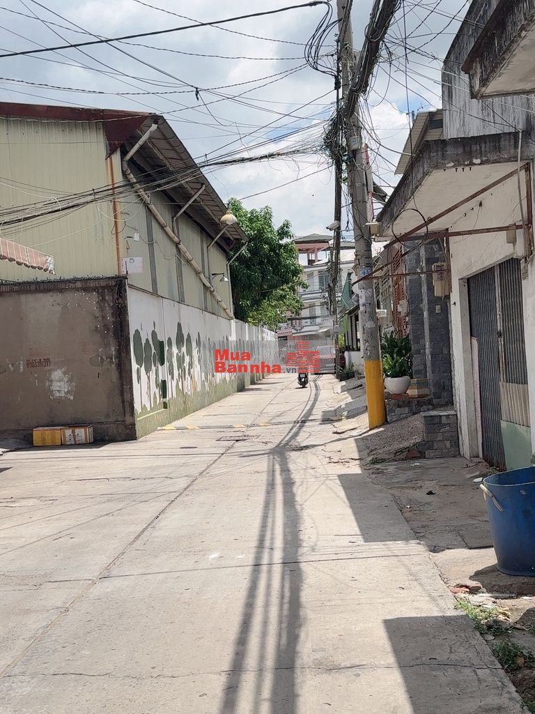 Bán nhà Bình Tân đường Gò Xoài kế Chợ DT 4 X 17m 3L 4PN hẻm ô tô thông