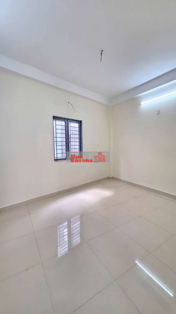 Nhà bán, hẻm LẠC LONG QUÂN, 3 tầng, dt 4,2x13