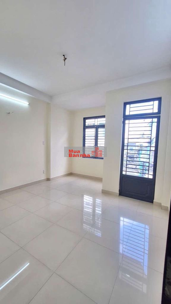 Nhà bán, hẻm LẠC LONG QUÂN, 3 tầng, dt 4,2x13