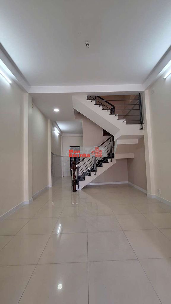 Nhà bán, hẻm LẠC LONG QUÂN, 3 tầng, dt 4,2x13