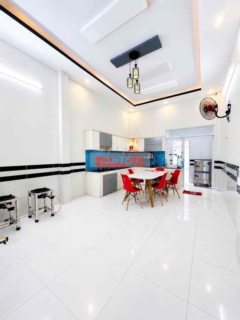 HẺM XE TẢI NÉ NHAU 12 MÉT NGAY BÀ HÔM CHỢ PHÚ LÂM NGANG 5M